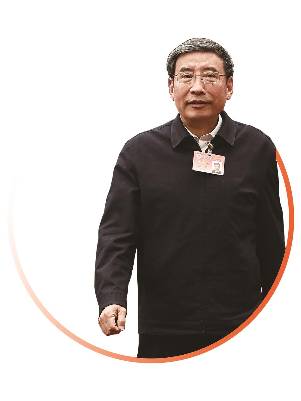 苗圩： 全国政协委员，全国政协经济委员会副主任，工业和信息化部原部长