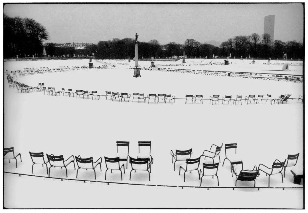 广场上的雪景，1987年，简—克劳德·加特兰德摄广场上的雪景，1987年，简—克劳德·加特兰德摄