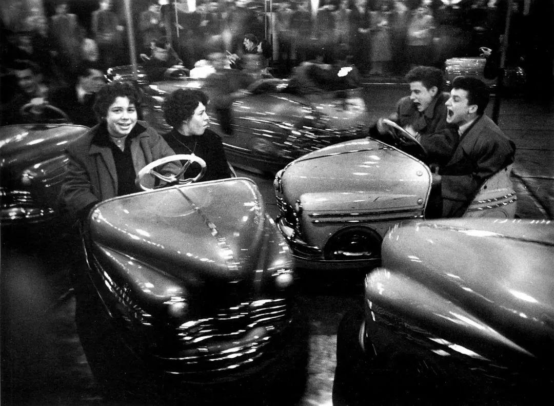 刺激的游乐场，1955年，维利·罗尼摄
