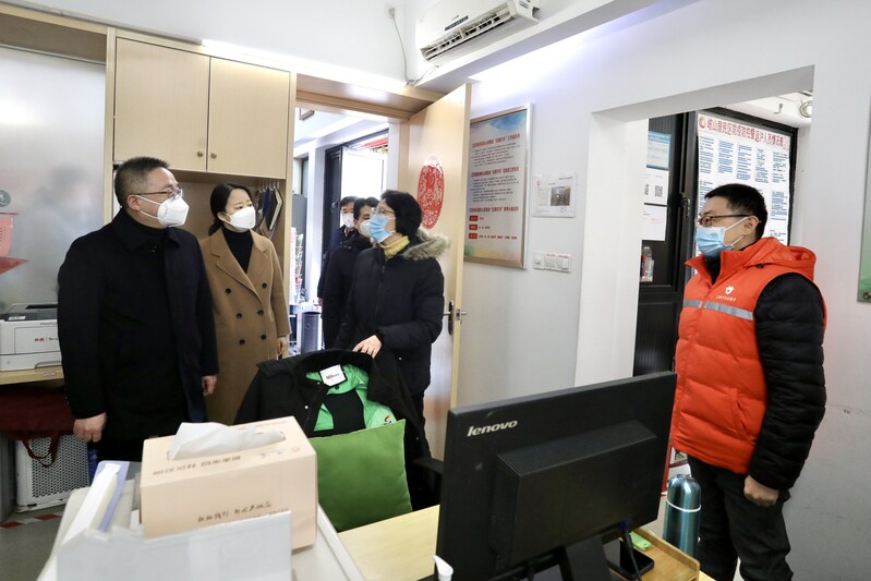 新春开工首日，长宁区领导走访江苏路街道岐山村居民区
