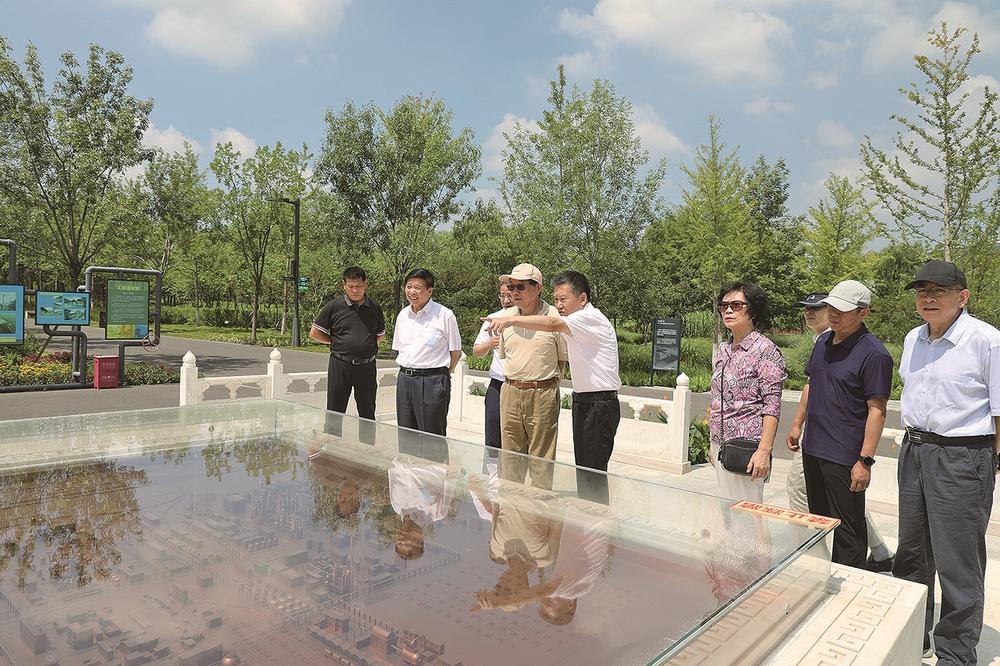 2022年7月,全国政协人口资源环境委员会赴北京城市副中心调研生态文明建设工作。