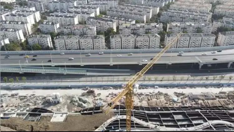 从卢浦大桥一个下匝道下来,在通耀路拐弯就可以进入双子山的车库(资料图)