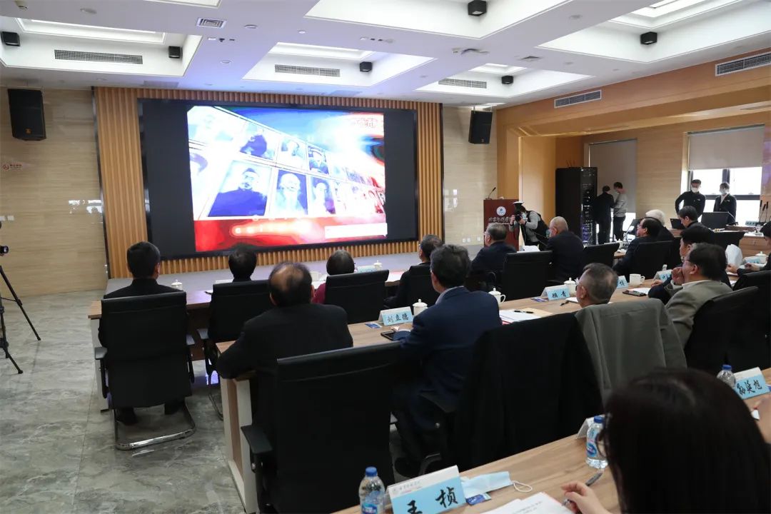 播放纪录片《二十世纪中国文化名人第87集——叶圣陶》