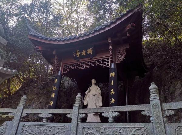 位于老龙井的辩才亭