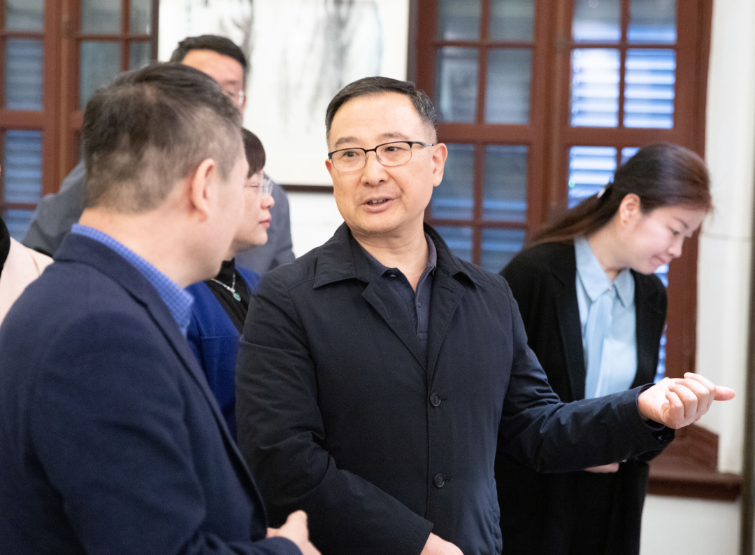 区政协主席黄冲一行调研走访徐汇中学_长三角政协