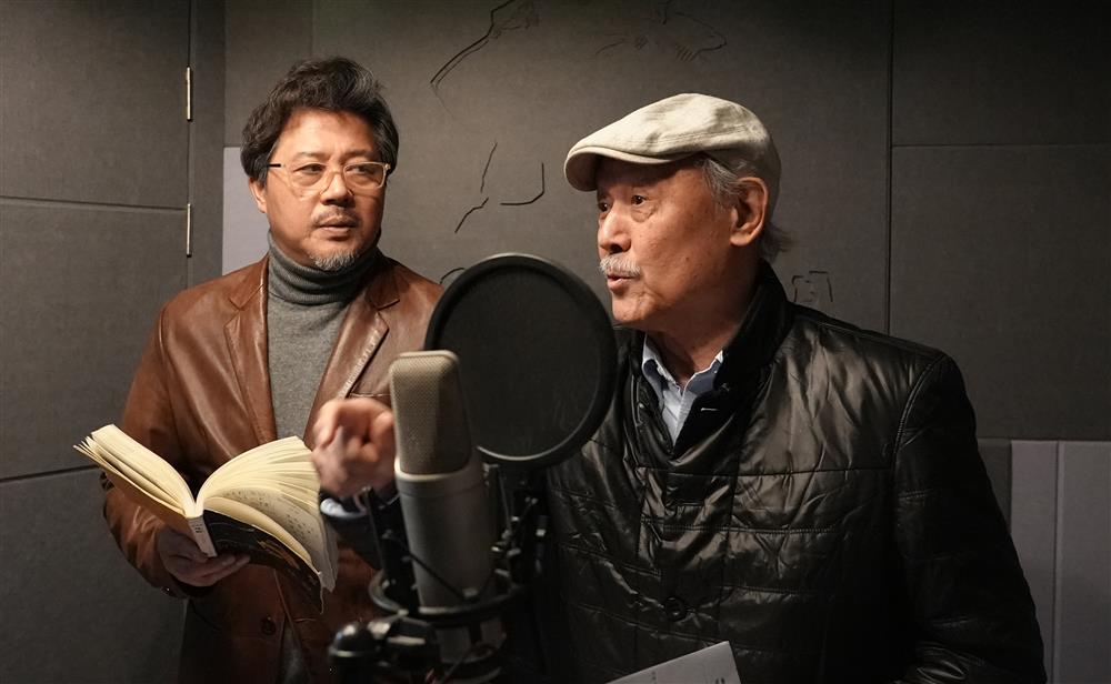 达式常、佟瑞欣在录制《牛虻》 上影演员剧团 提供