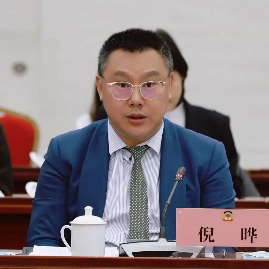 <strong>倪晔</strong><BR/>区政协委员、蒙牛集团公共事务高级总监