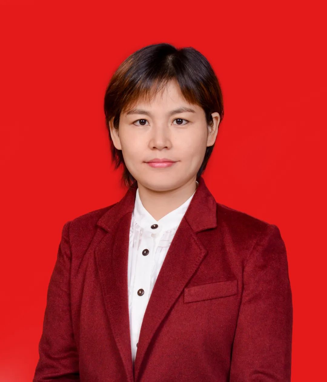 <strong>黄梅</strong><BR/>区政协委员,上海丽人丽妆化妆品股份有限公司董事、副总经理