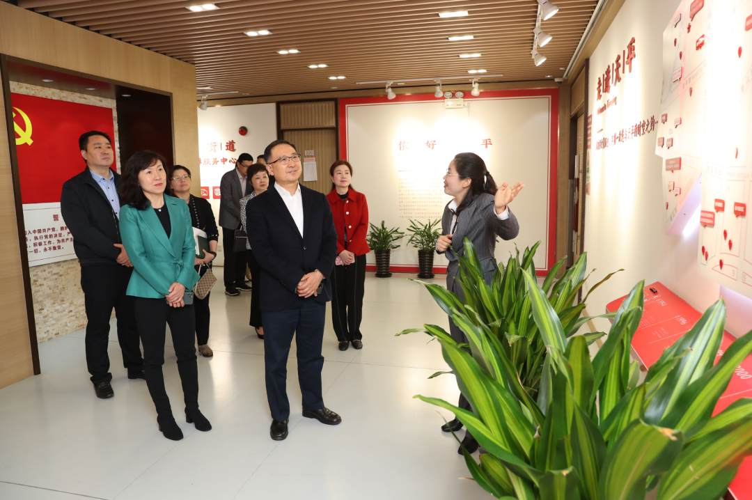 徐汇区政协主席黄冲一行赴天平街道走访调研_长三角政协