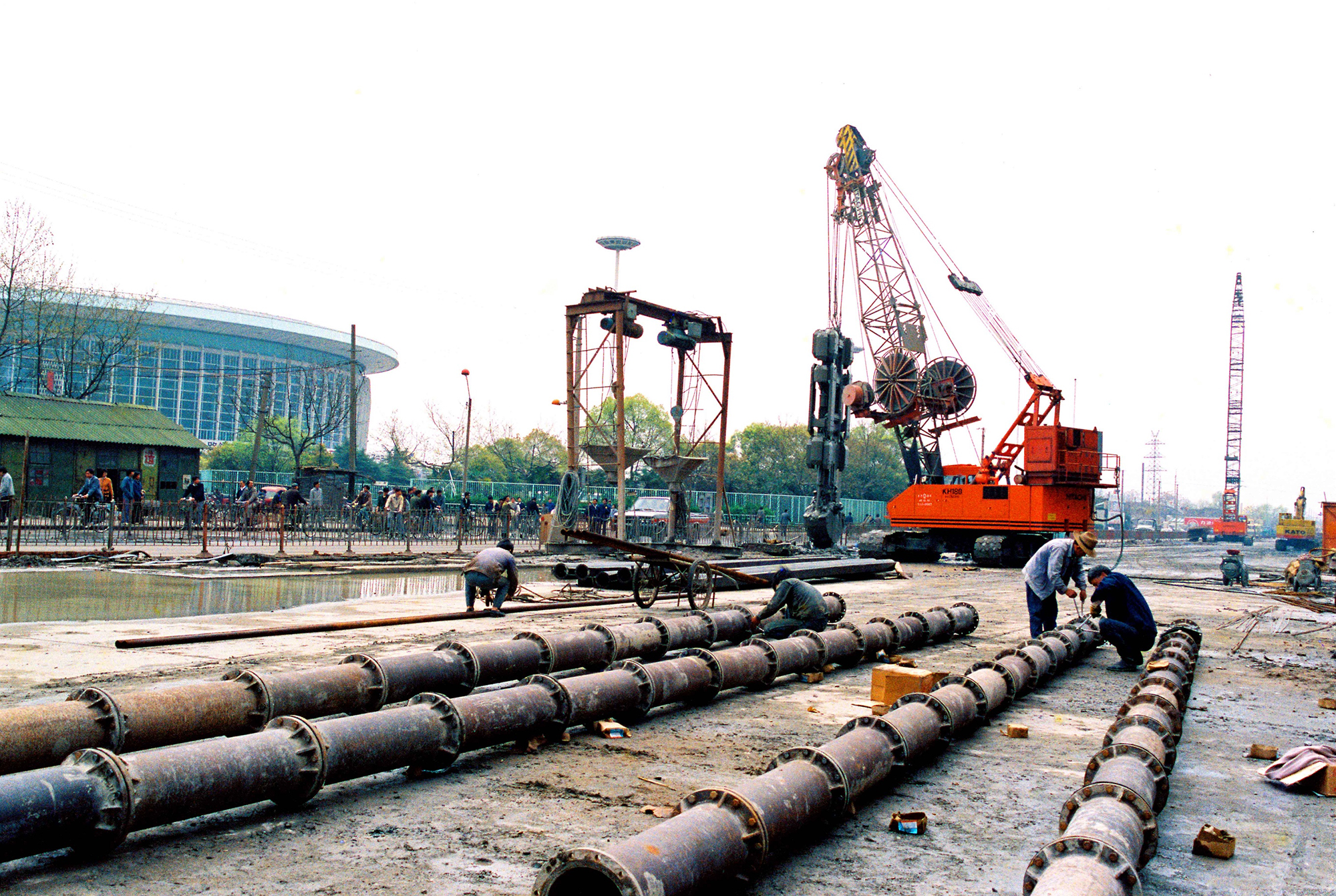 1992年。上海地铁1号线上海体育场站建设中。陆杰 图