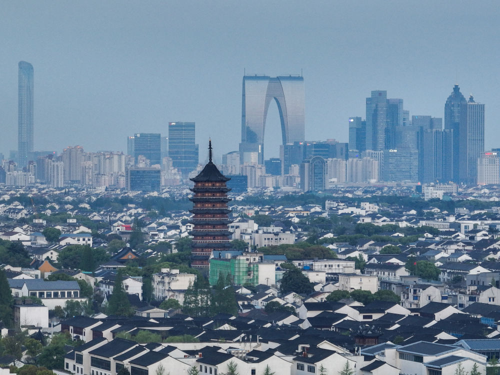 这是2023年4月10日拍摄的苏州城区（无人机照片）。新华社记者 李博 摄
