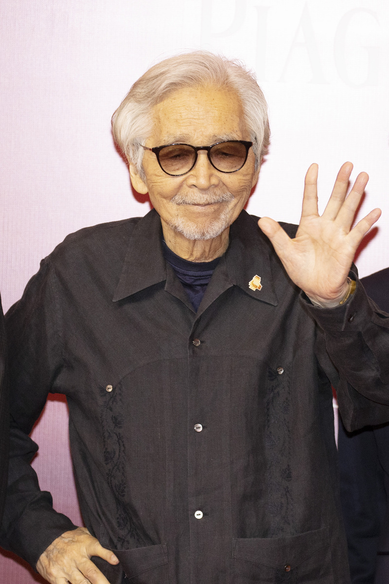 91岁的日本导演山田洋次再度登台。就在前一天,他出席了导演生涯第90部作品《你好,妈妈》影片见面会。该片是金爵奖主竞赛单元参赛片之一,在上影节举行世界首映。