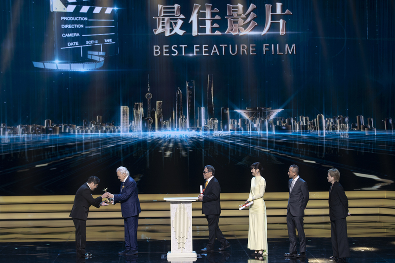 日本影片《658公里、阳子的旅途》则同时拿下“最佳影片”、“最佳女演员”、“最佳编剧”三项大奖。