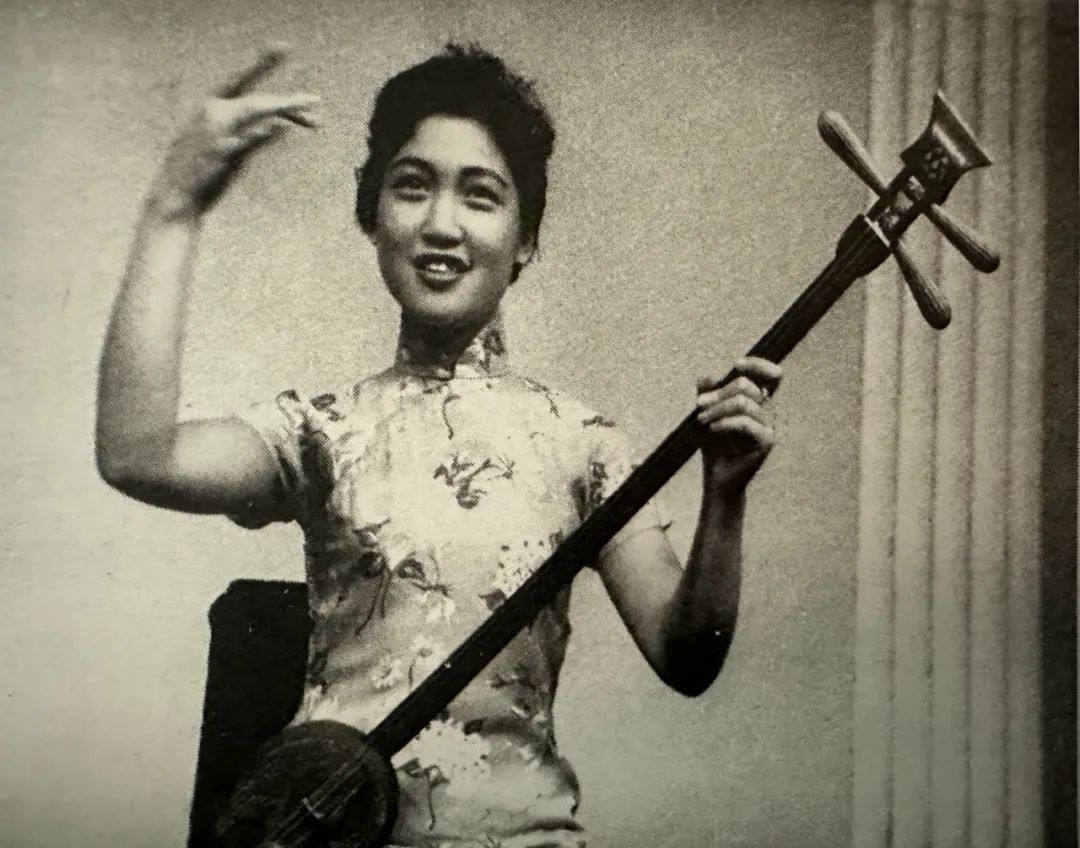 1961年余红仙演唱毛主席诗词《蝶恋花·答李淑一》