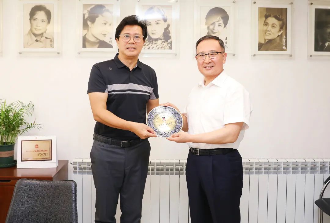 区政协主席黄冲一行赴上海电影演员剧团走访市政协委员佟瑞欣_长三角政协