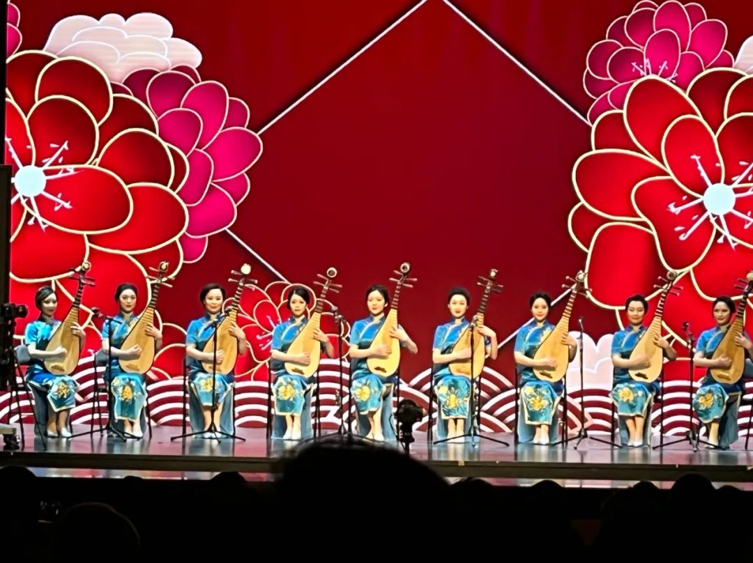 上海评弹团 女声小组唱《新年锣鼓响连天》