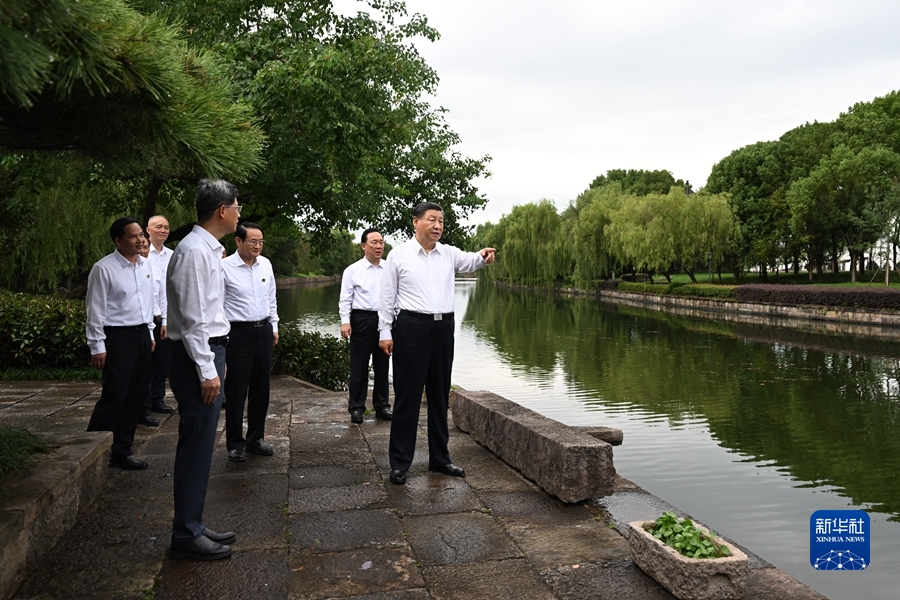 9月20日至21日,中共中央总书记、国家主席、中央军委主席习近平在浙江考察。这是20日下午,习近平在绍兴市浙东运河文化园考察。新华社记者谢环驰摄