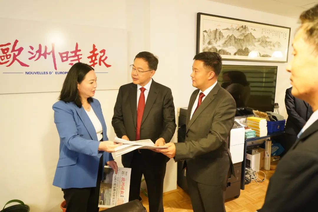代表团访问《欧洲时报》办公室