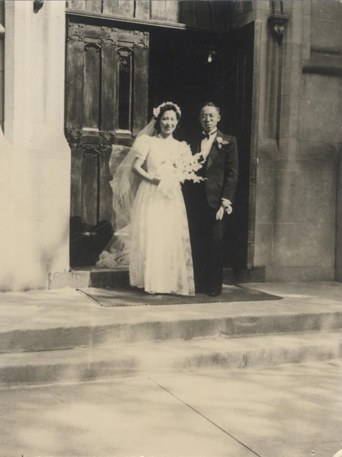 卢鹤绂和妻子吴润辉在美国的结婚照。
