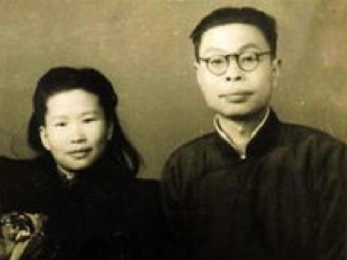 李白与夫人裘慧英