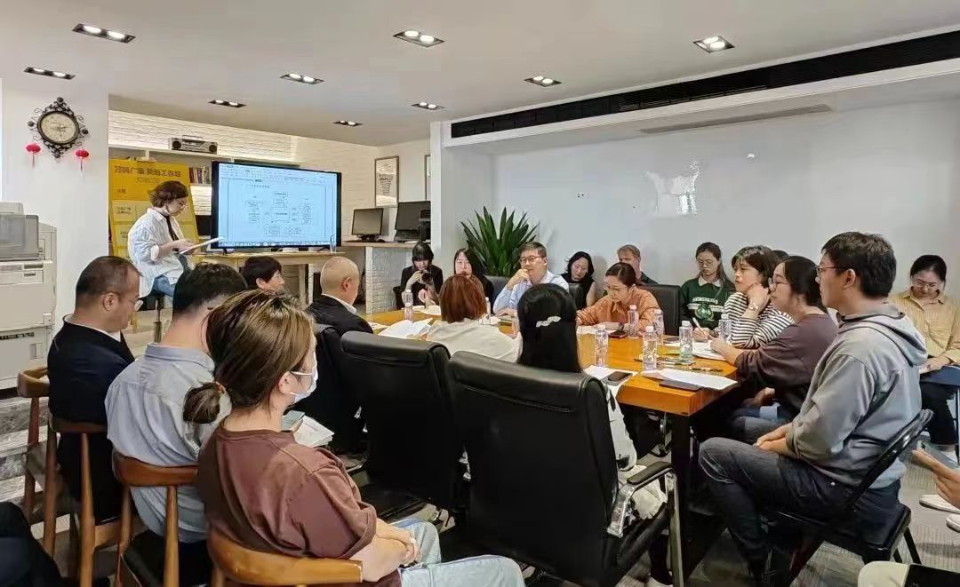 社会各界人士探讨广场升级改造方案