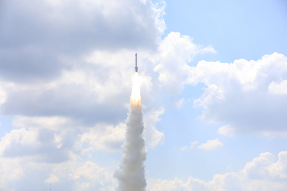 2023年9月10日12时30分,我国在太原卫星发射中心使用长征六号甲运载火箭,成功将遥感四十号卫星发射升空,卫星顺利进入预定轨道,发射任务获得圆满成功。新华社发(王晓虎 摄)