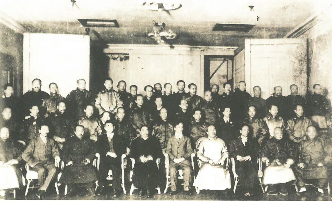 1911年12月30日,孙中山出席广东旅沪各团体在扆虹园举行的宴会