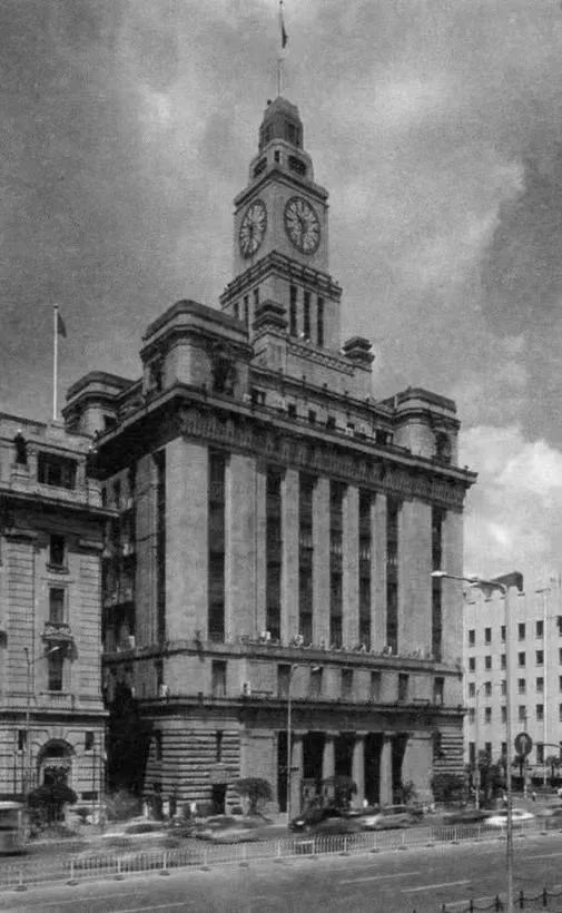 1927年落成的江海关大楼如今仍然是上海海关办公之处