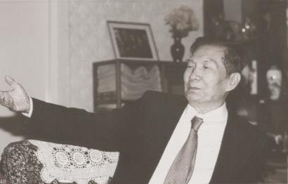 1997年10月季崇威在家中。 选自《把一生献给亲爱的祖国》一书
