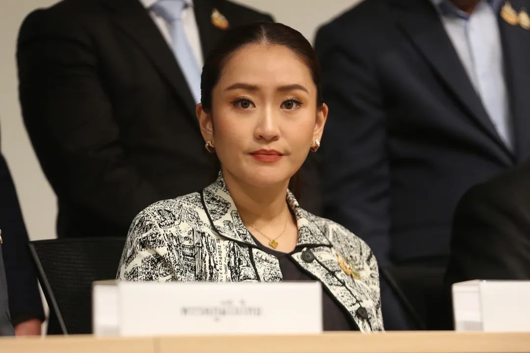 这是8月15日,佩通坦·钦那瓦在泰国曼谷出席新闻发布会的资料照片。新华社发