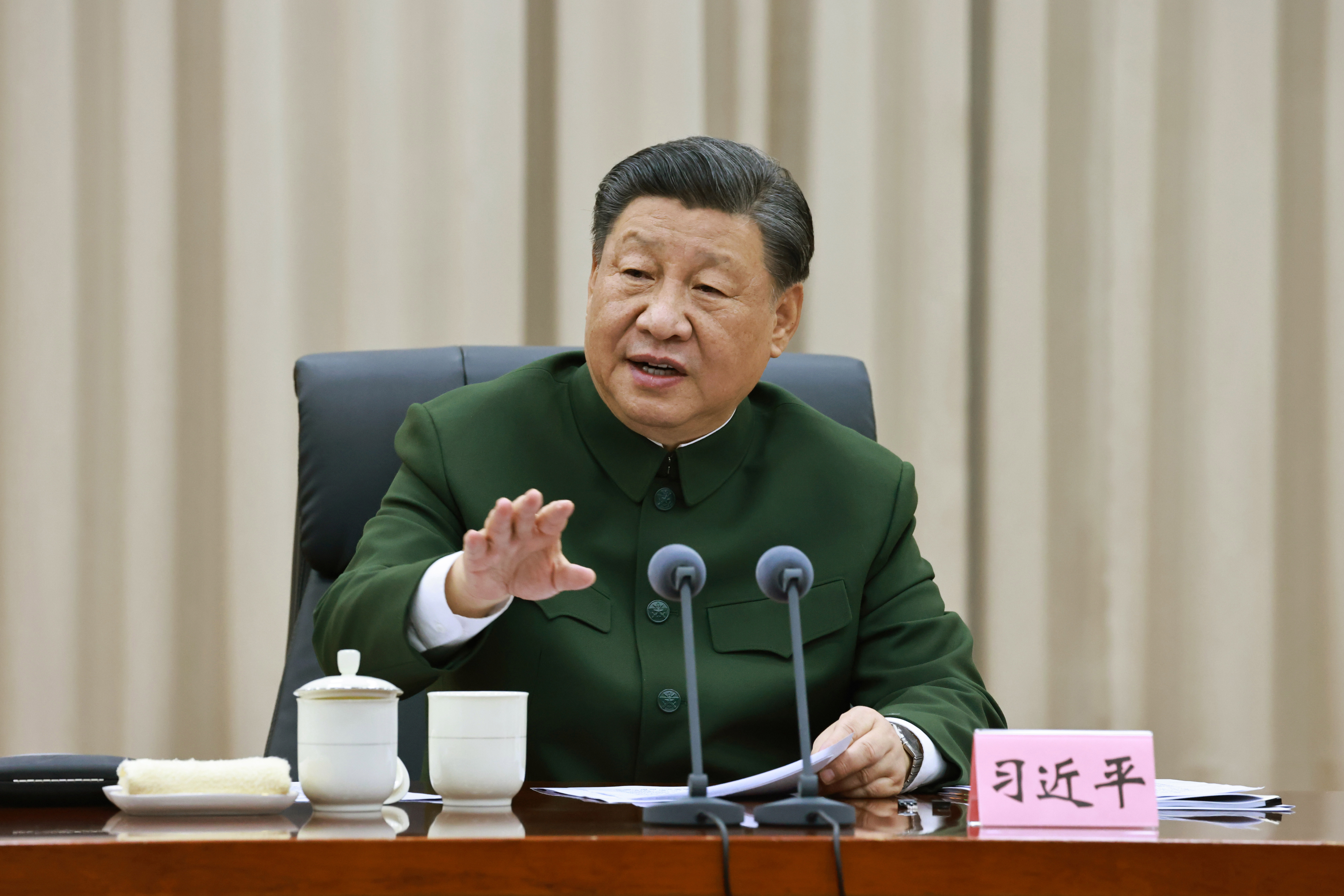 11月29日,中共中央总书记、国家主席、中央军委主席习近平到武警海警总队东海海区指挥部视察。这是习近平发表重要讲话。新华社记者 李刚 摄