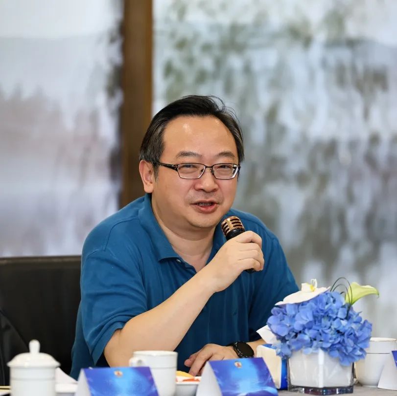 姜锋<BR/>市政协委员,万达信息股份有限公司董事、高级副总裁