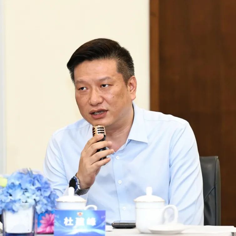 杜建峰<BR/>上海汇京置业发展有限公司总经理