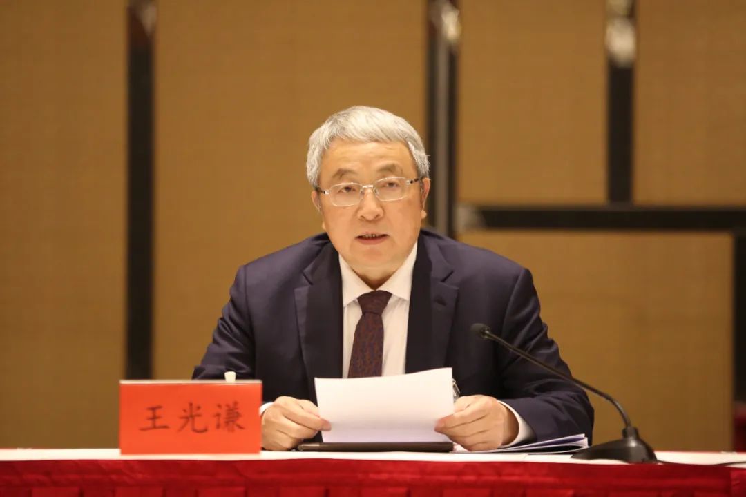 王光谦主持开幕会