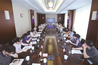 2024年7月5日,上海市政协农业农村委召开“强化农业科技支撑,推动都市农业高质量发展”重点提案督办办理推进会。金松摄
