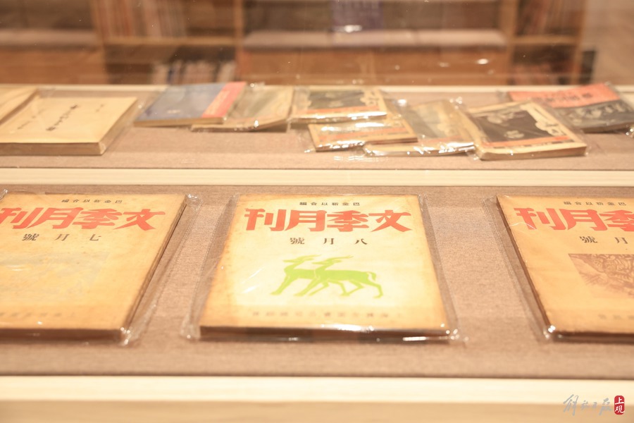 作为编辑家的巴金,主编和参与编辑多种文学杂志。李茂君摄