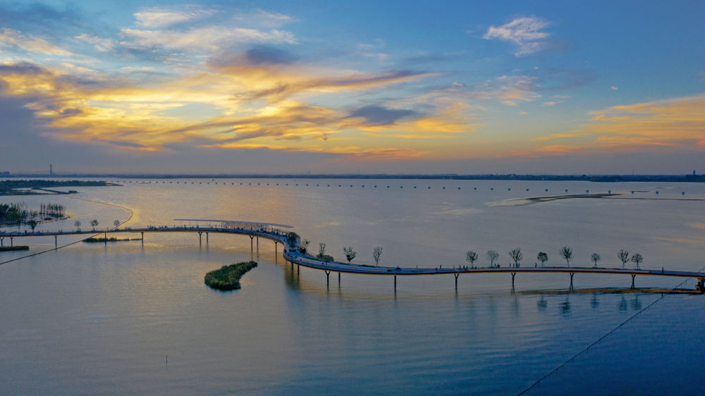 长三角一体化示范区标志性湖泊元荡。新华社记者 刘颖 摄