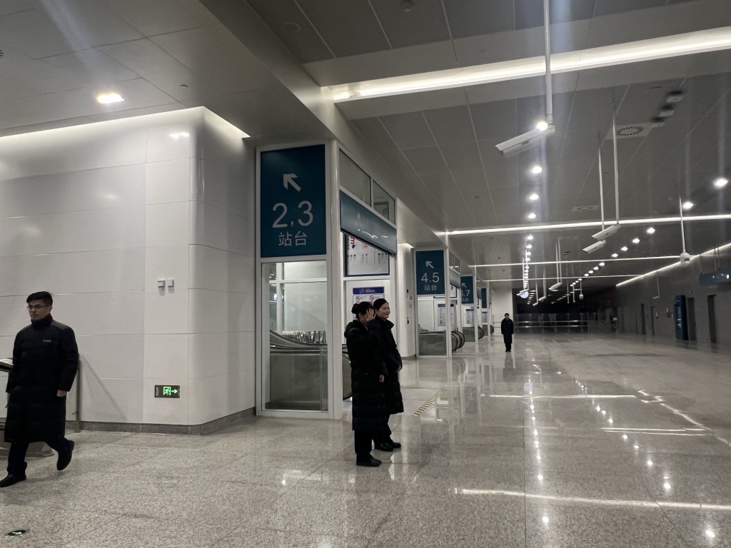 市域机场线虹桥2号航站楼站站厅