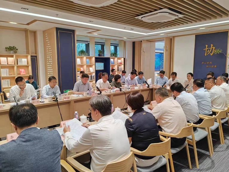 8月23日下午，上海市政协在上海政协全过程人民民主实践点召开“建立多层次、阶梯式住房保障体系，打造年轻人近悦远来的温暖城市”重点提案办理推进会。市政协副主席陈群参加。