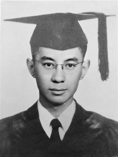 马龙章毕业照