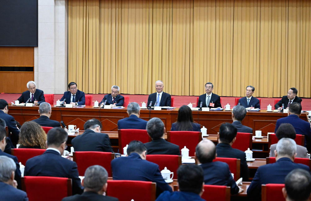 3月6日上午,中共中央政治局常委、中央书记处书记蔡奇参加全国政协十四届三次会议社会科学、新闻出版界委员联组会。新华社记者 申宏 摄