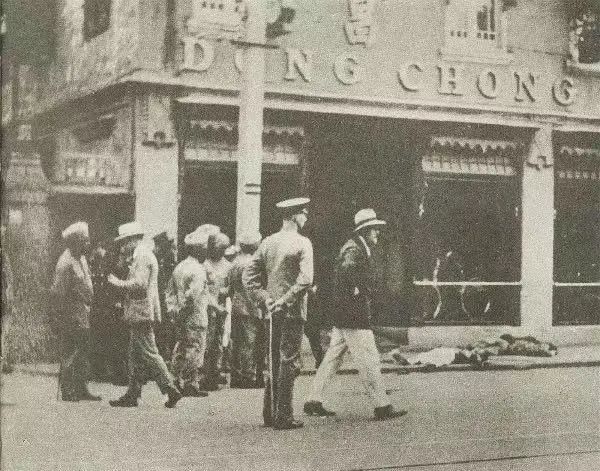 五卅惨案发生时的现场惨状(来源:上海市黄浦区档案局“黄浦记事”微信公众号)