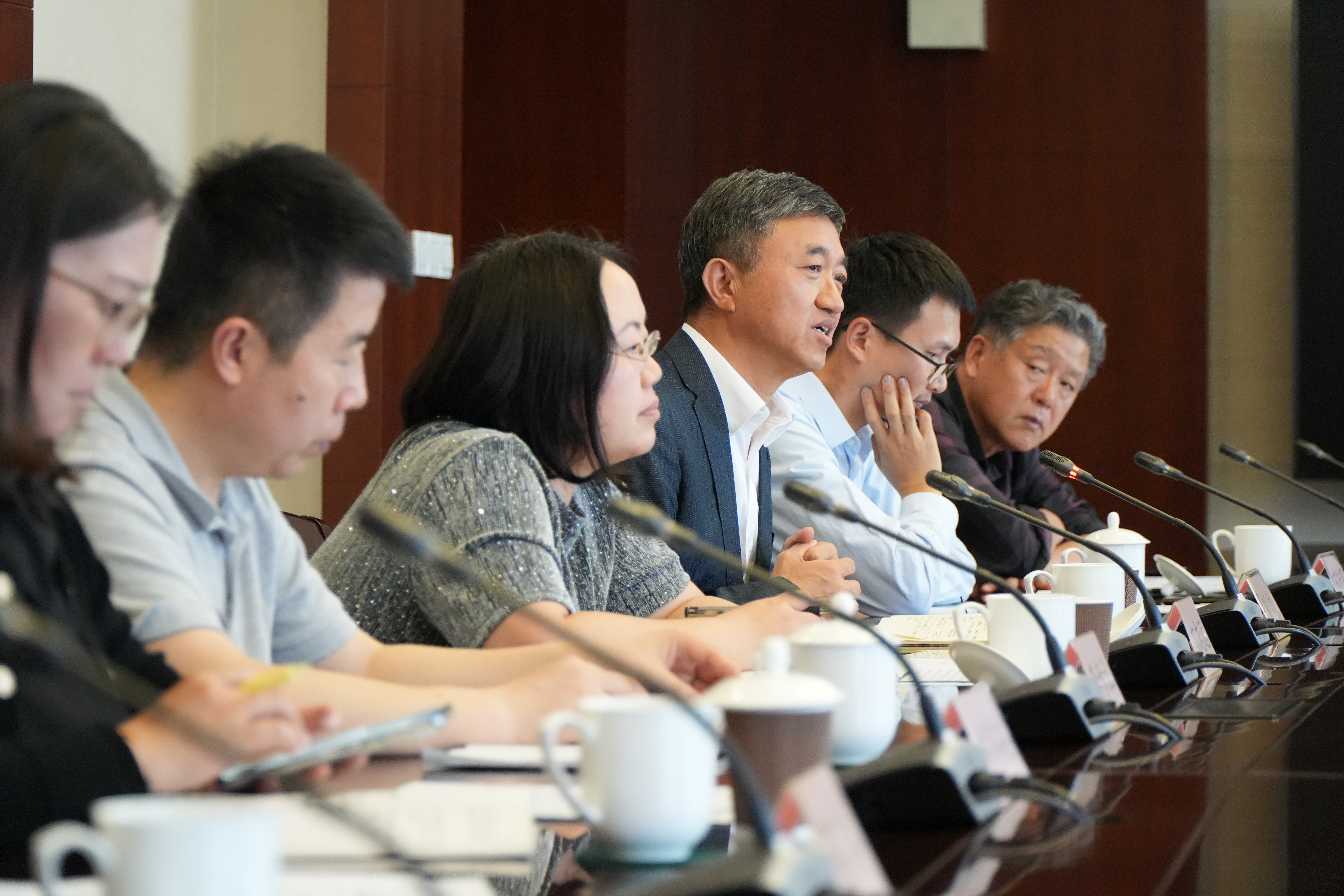 市政协农业农村委召开“上海种源农业发展情况”课题专题座谈会,把脉种源农业关键问题_政协