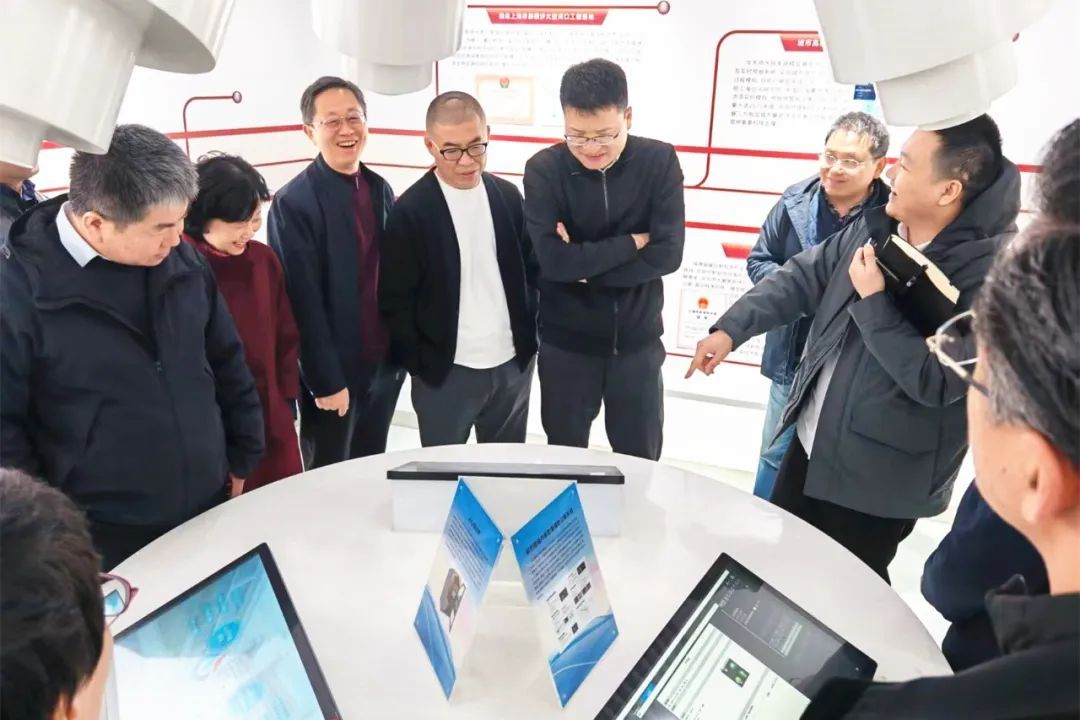 &nbsp;政协科技委集体走访科技成果转化“高潜力”早期项目