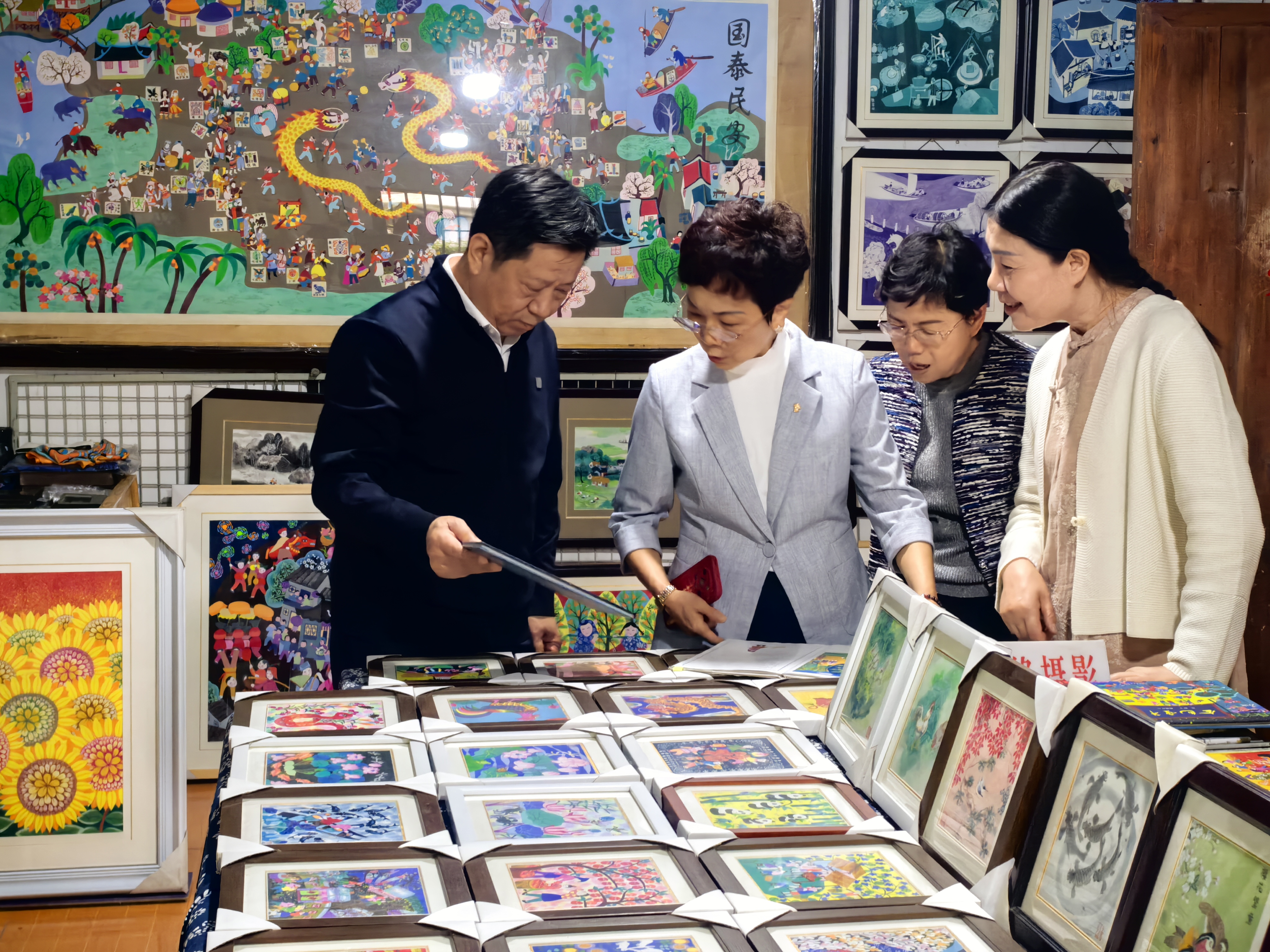 调研金山农民画村