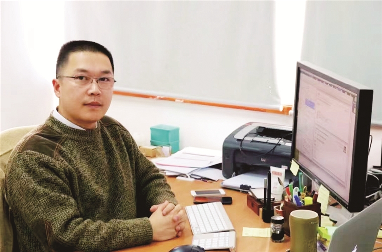 上海市政协常委吴晓晖