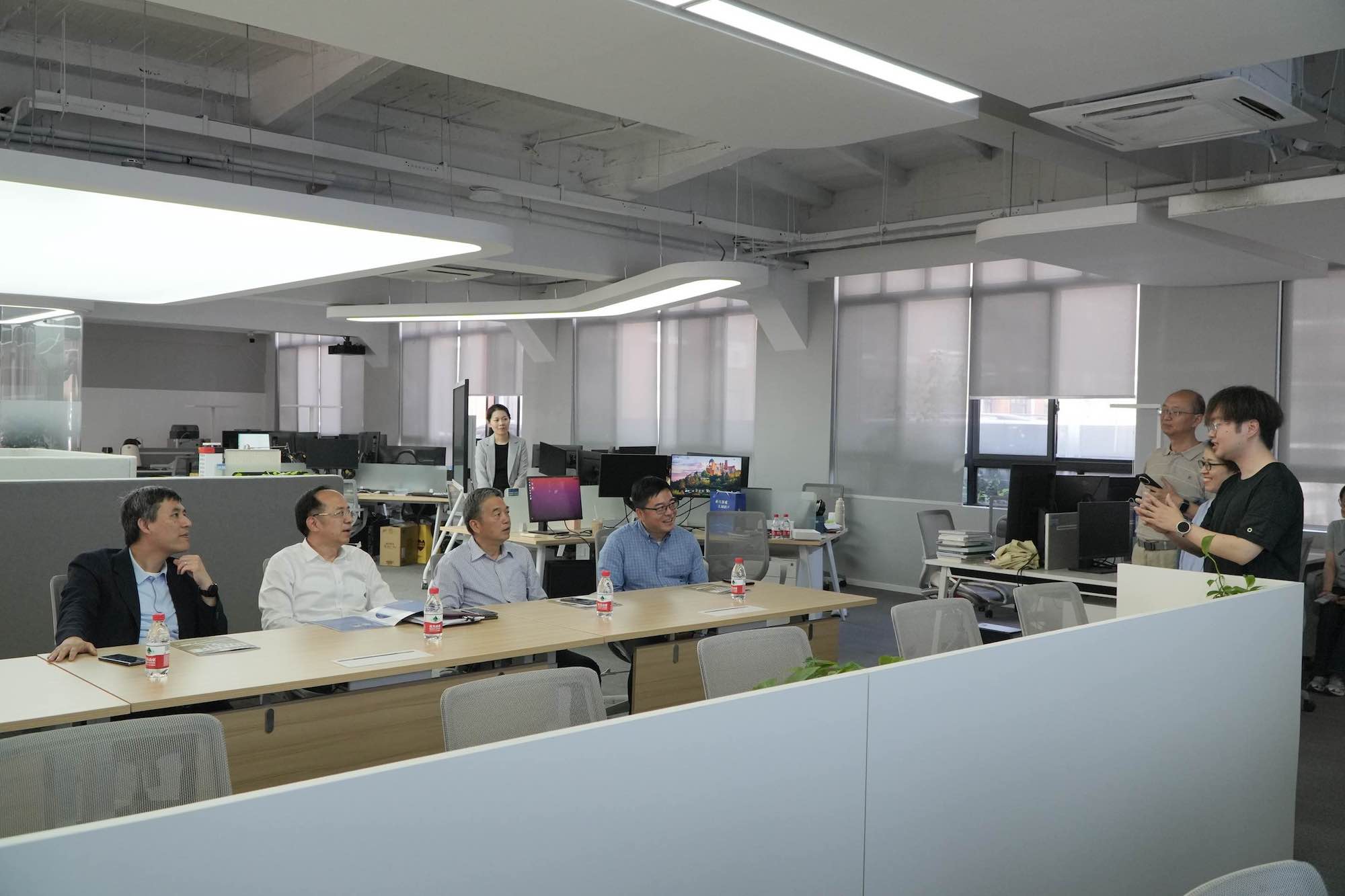 走访周立旻委员