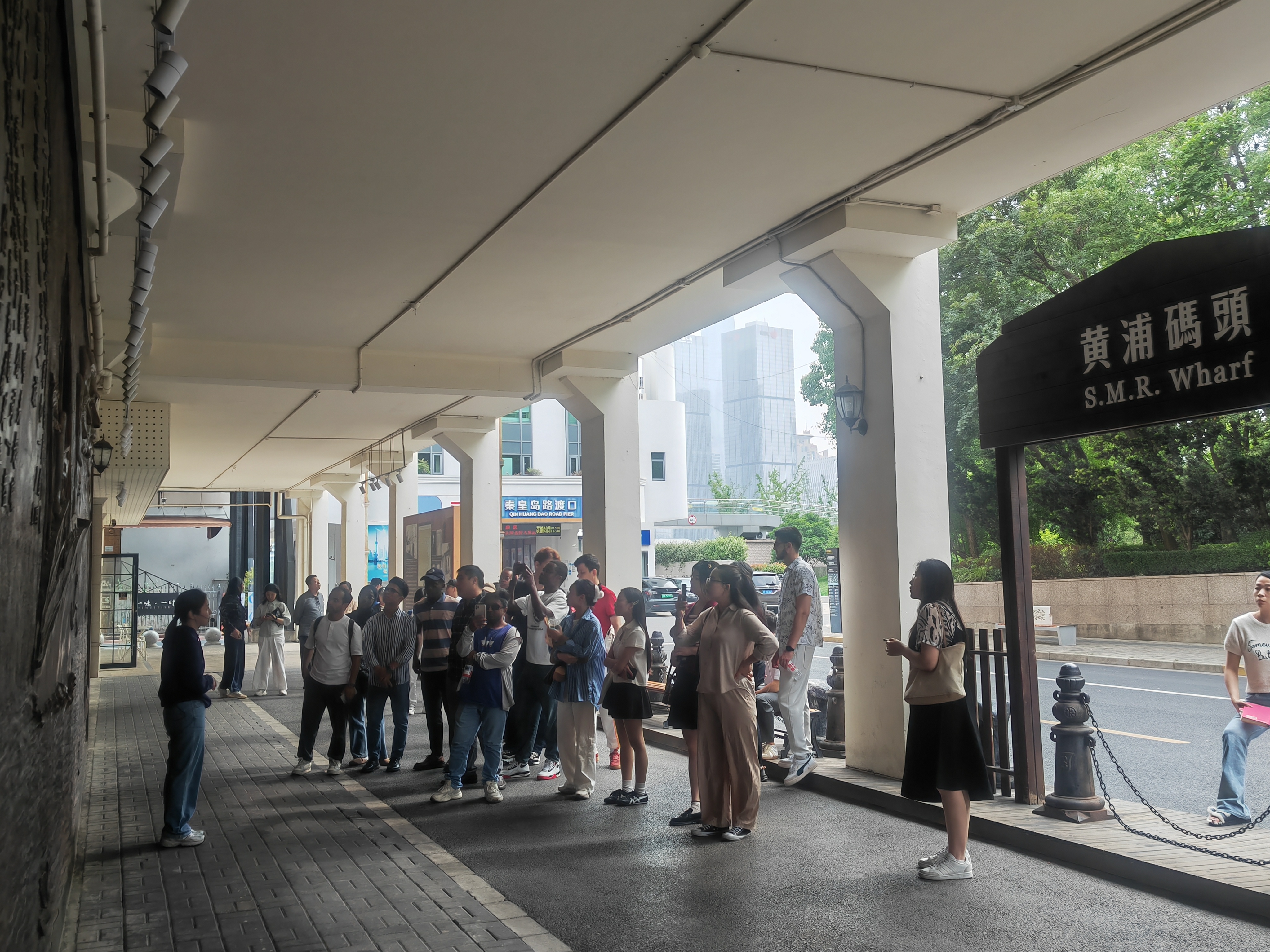 来到如今的秦皇岛路渡口
