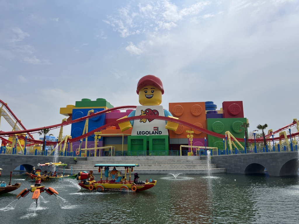 5月31日，上海乐高乐园，乐高广场。澎湃新闻记者 邹娟 图