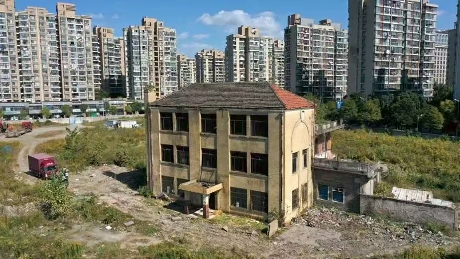 位于万里街道的暨南大学科学馆旧址